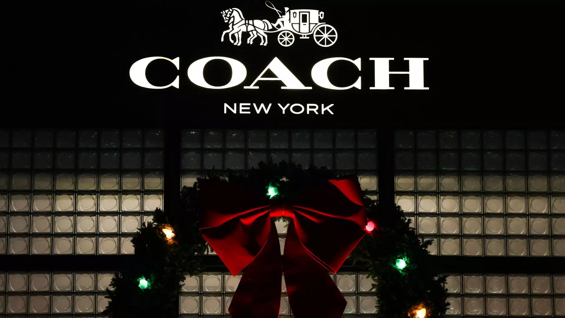 Strong Performance and Strategic Shifts: Tapestry’s Path to Growth