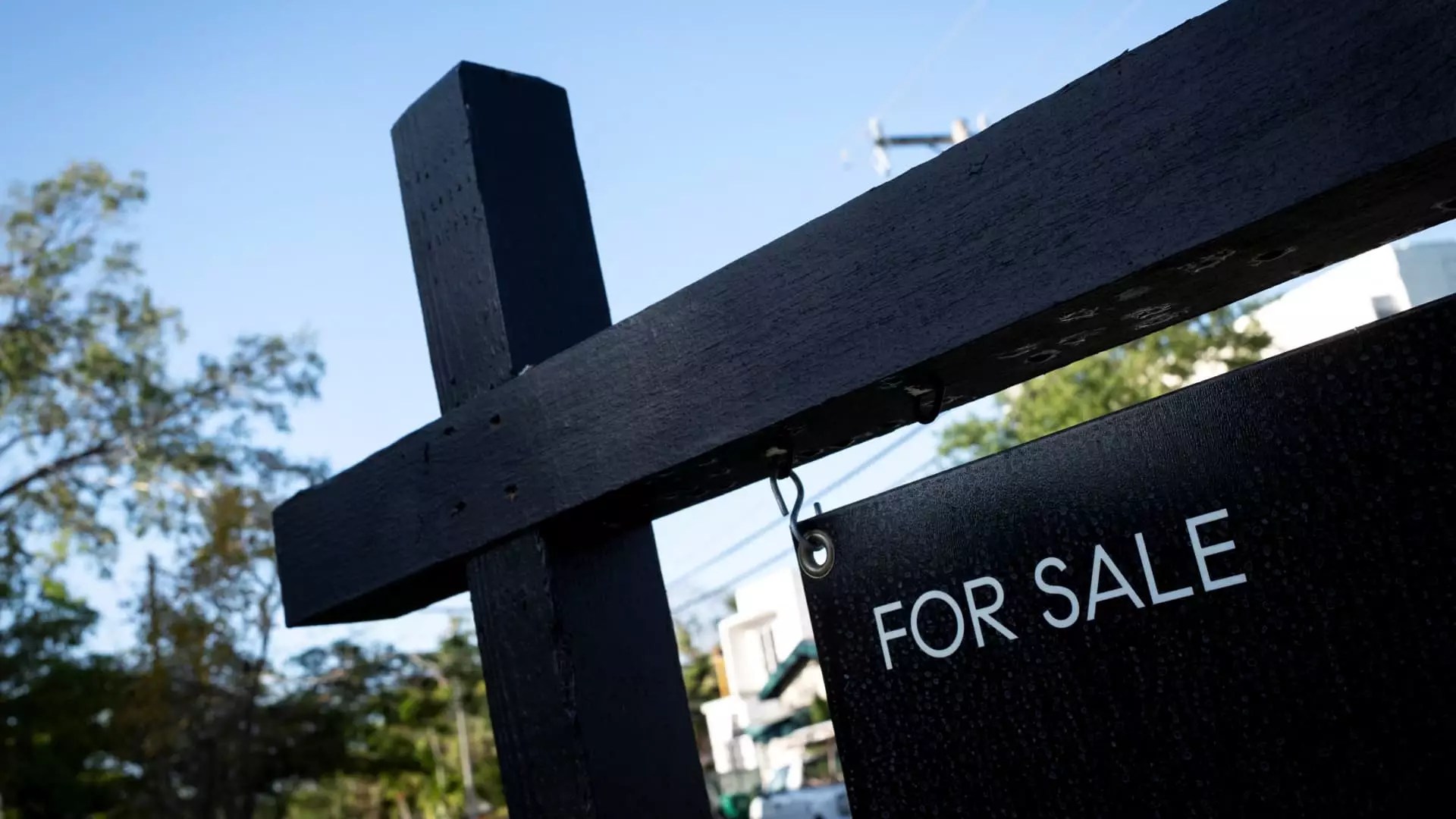 7 Critical Reasons Why Mortgage Demand is Plummeting Amid Economic Strain