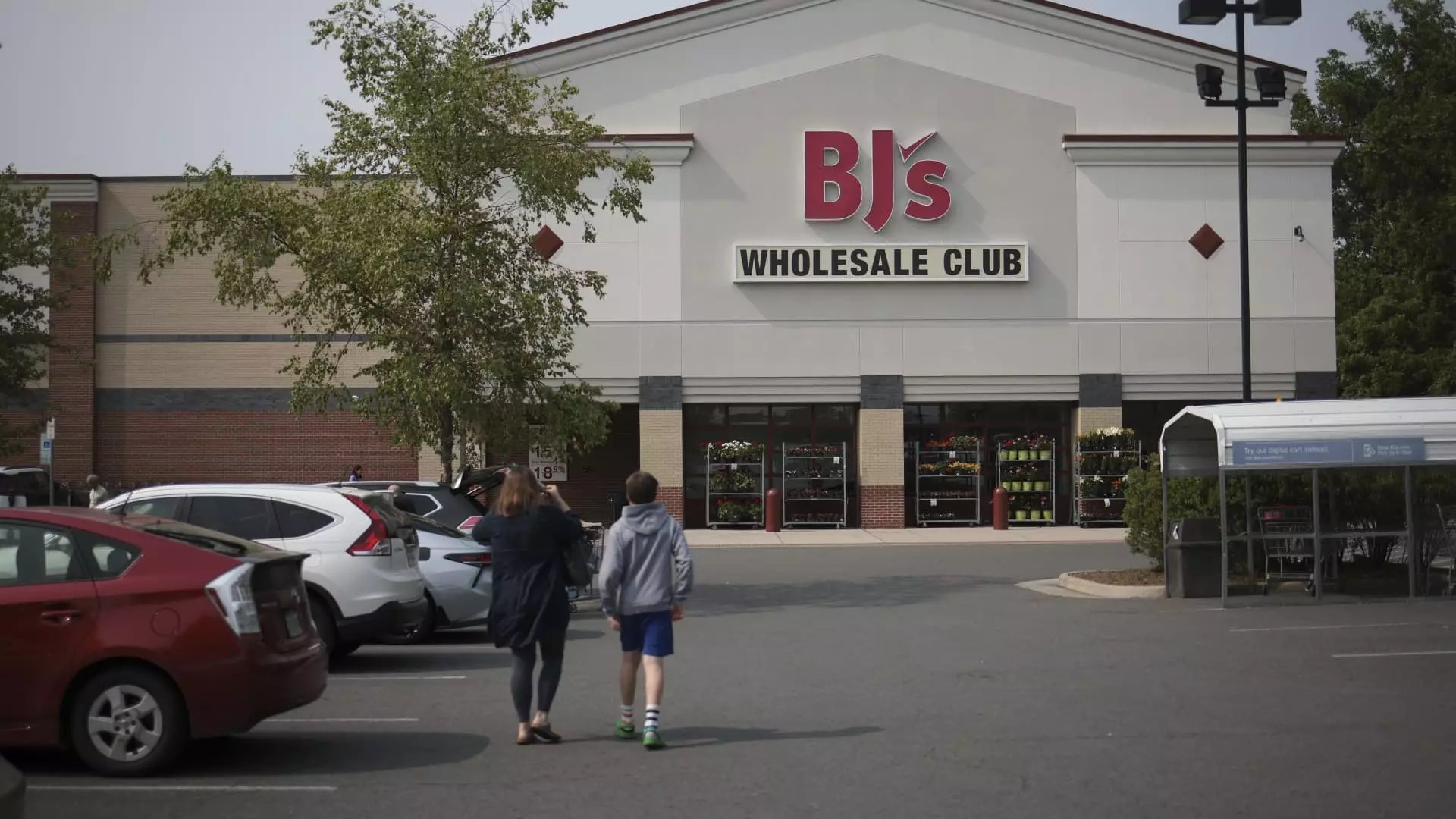 3 Crucial Reasons BJ’s Wholesale Club Could Still Thrive Despite Tariff Fears