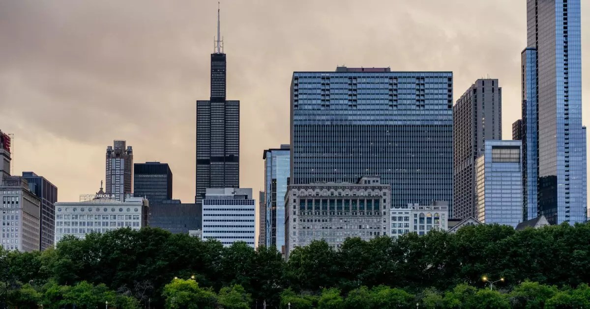Chicago’s $517 Million Gamble: Unresolved Fiscal Woes Amidst Critical Ratings Warnings