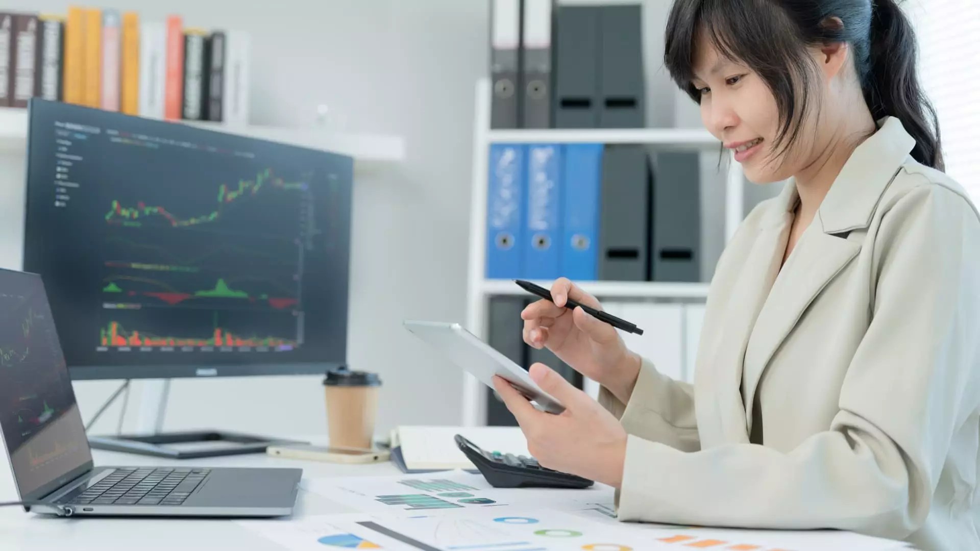 Why Savvy Investors Should Embrace the 4.4% Bond Yield Despite Market Hesitations