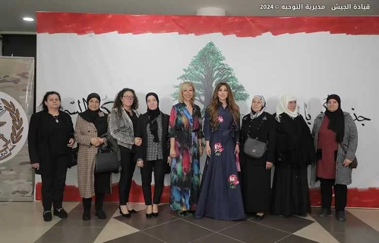 حفل تكريمي لأمهات العسكريين الشهداء لمناسبة عيد الأم حفل تكريمي لأمهات العسكريين الشهداء لمناسبة عيد الأم