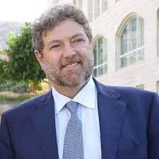 افرام لأمّه: تبقين حبّي الأول وملجئي الأخير