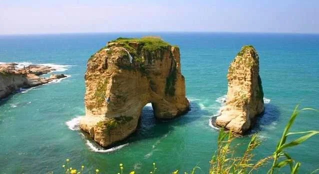 بالفيديو.. إخلاء فندق في الروشة يقطنه نازحون بعد إنذارات بوجوب الإخلاء بالفيديو.. إخلاء فندق في الروشة يقطنه نازحون بعد إنذارات بوجوب الإخلاء