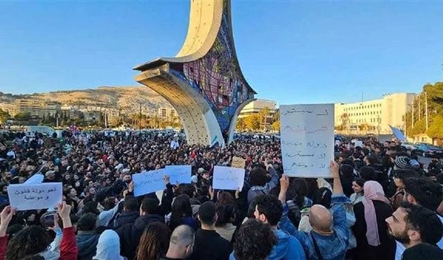 &ldquo;لا وطن حرّاً دون نساء أحرار&rdquo;&hellip; تظاهرة حاشدة في دمشق!