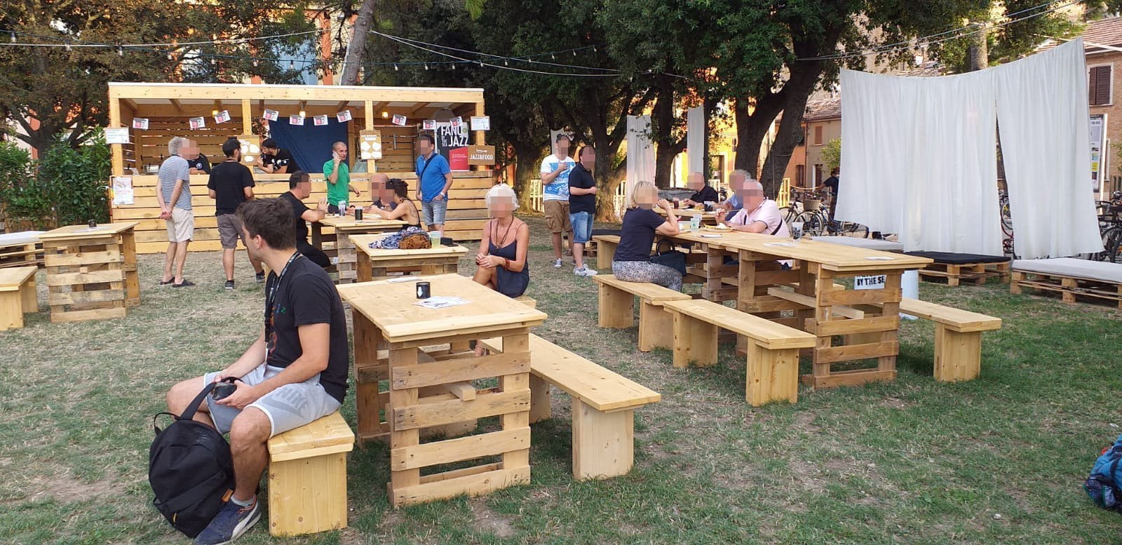 Green Jazz Village, visuale bar