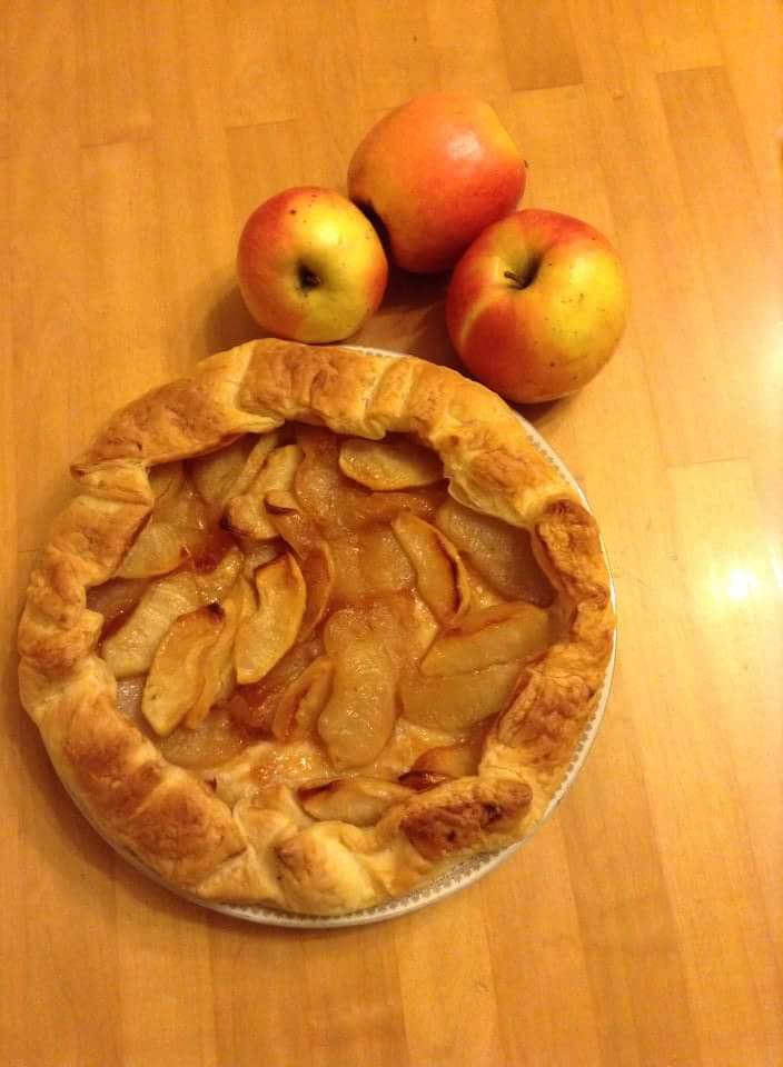 Torta Di Mele Caramellate Con Pasta Sfoglia Le Pazze In Cucina