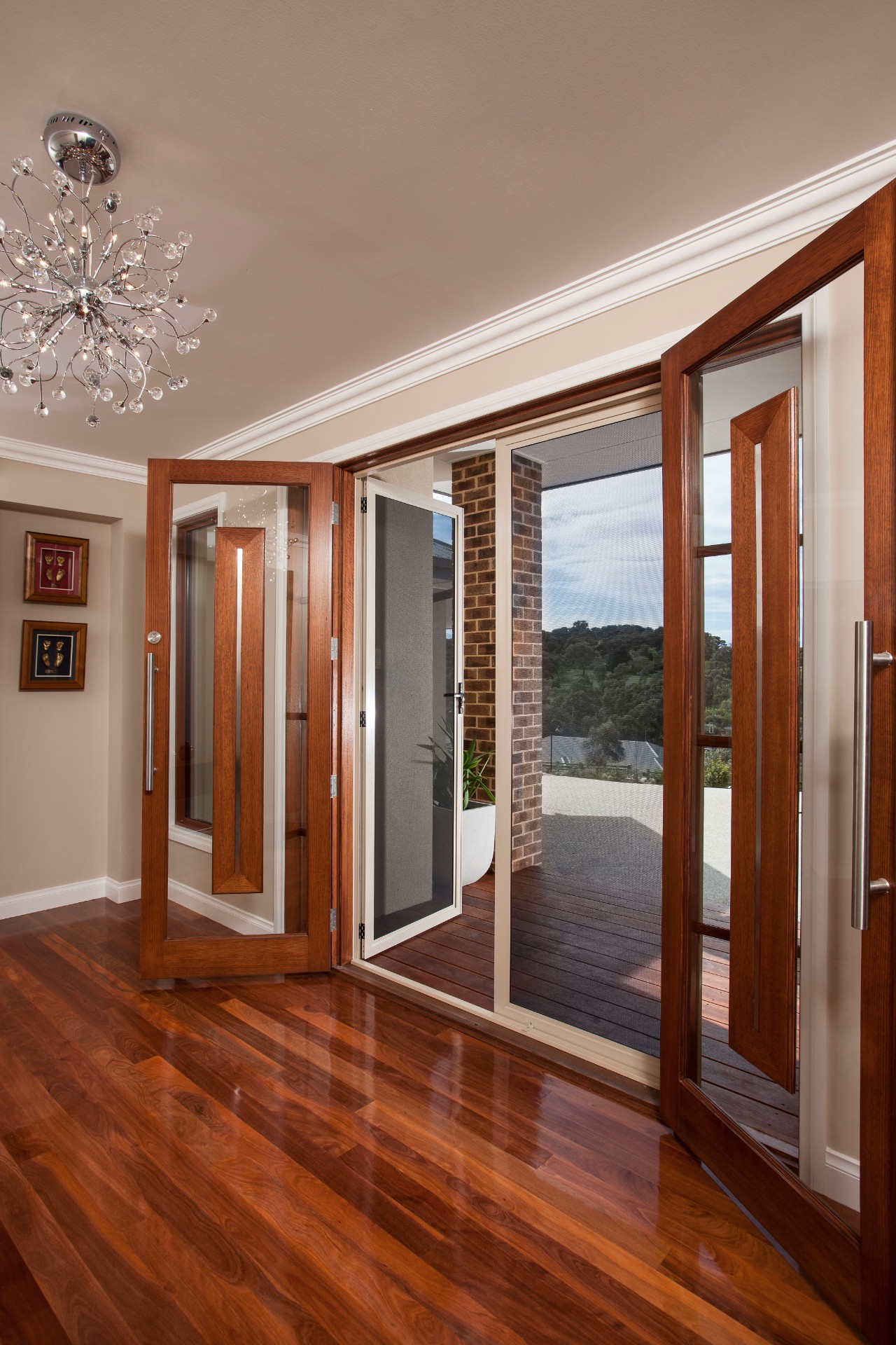 Order custom window blinds and shades today to give your home, office, or commercial space the upgraded look and feel you've. Amplimesh Supascreen - Le-Sands Screens & Blinds