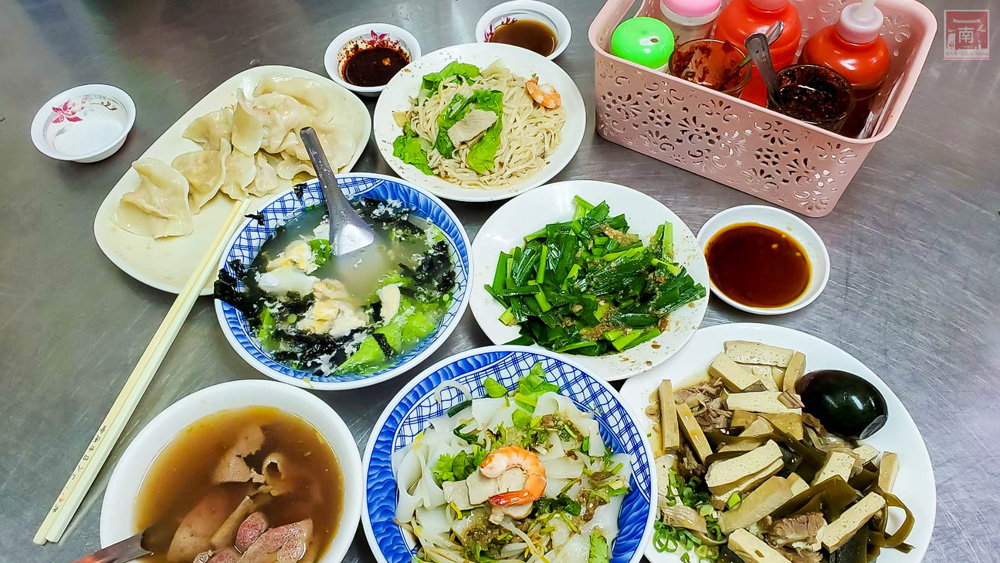 【台南美食】新美街70年小吃|台南巷內肉燥意麵|招牌乾麵.水餃|蛋花湯必點~~恭仔意麵/老恭水餃 【台南美食】新美街70年小吃|台南巷內肉燥意麵|招牌乾麵.水餃|蛋花湯必點~~恭仔意麵/老恭水餃