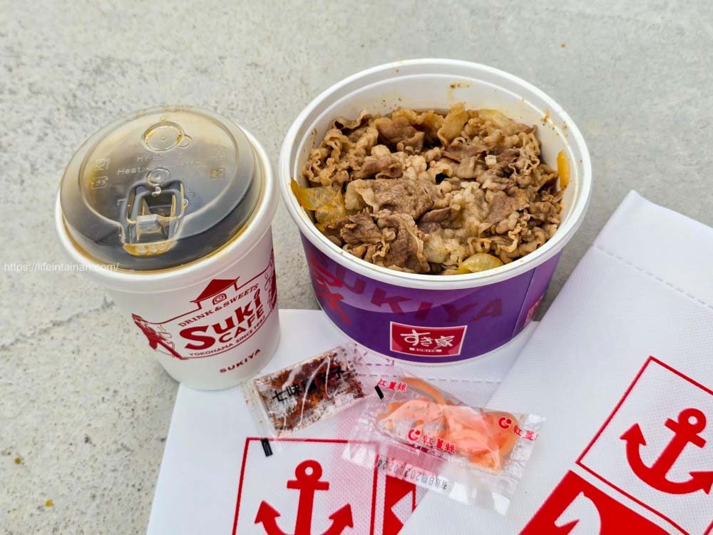 臺南首家日本連鎖品牌すき家SUKIYA台南棒球場前店開幕！日本三大牛丼品牌之一，經典牛丼$69起，多種尺寸自由選擇，內用提供套餐，採用通過 ZENSHO SFC 標示把關的牛肉，快速、便利的日式平價丼飯品牌