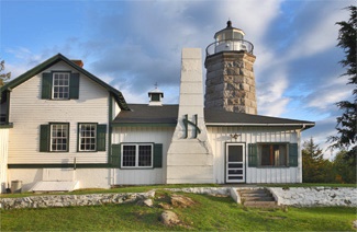 Split rock resorts and inns, cabins and rentals are all a quick drive to the lighthouse and other north shore attractions and activities. Split Rock Lighthouse, New York at Lighthousefriends.com