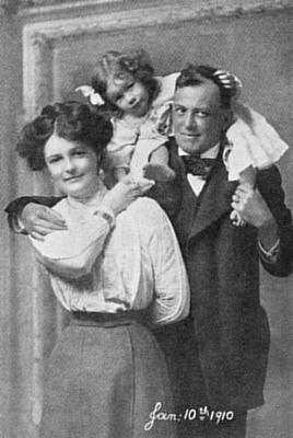 8 servings it's like eating a mini ice cream sandwich on a stick. 10 Facts About the Great Beast Aleister Crowley - Listverse
