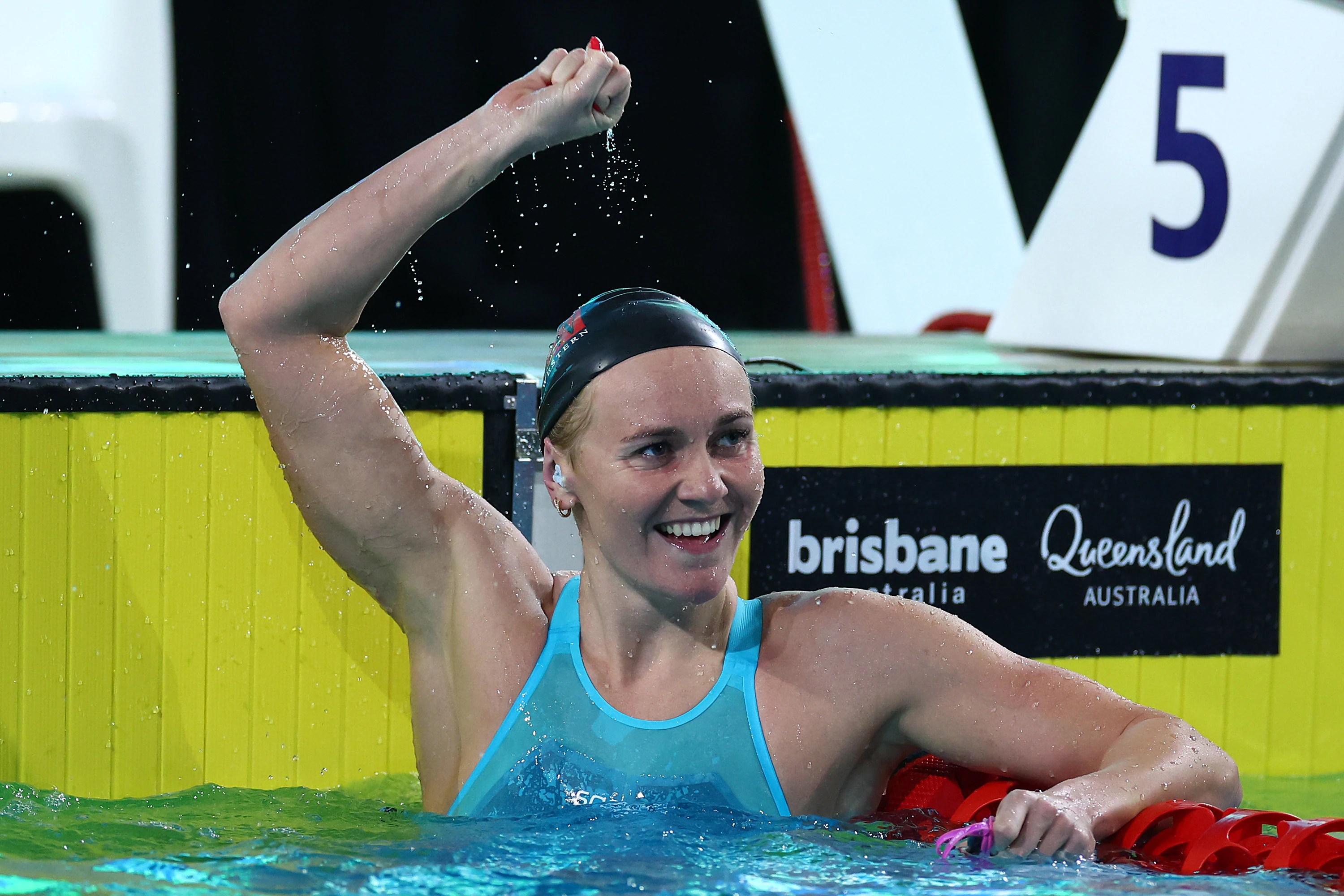 Ariarne Titmus breaks 200m freestyle world record at the Australian swimming trials