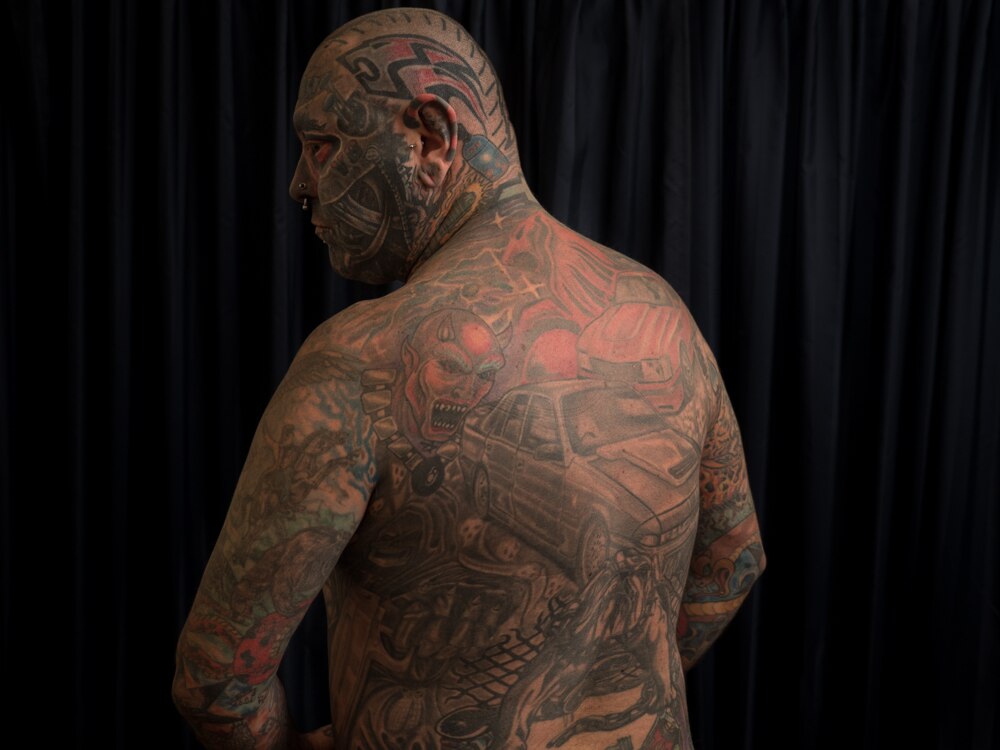 Tattboy Holden: Meet The Man Covered Head To Toe, And Even An Eye, In Tattoos - Abc News 575_x_862_jpg