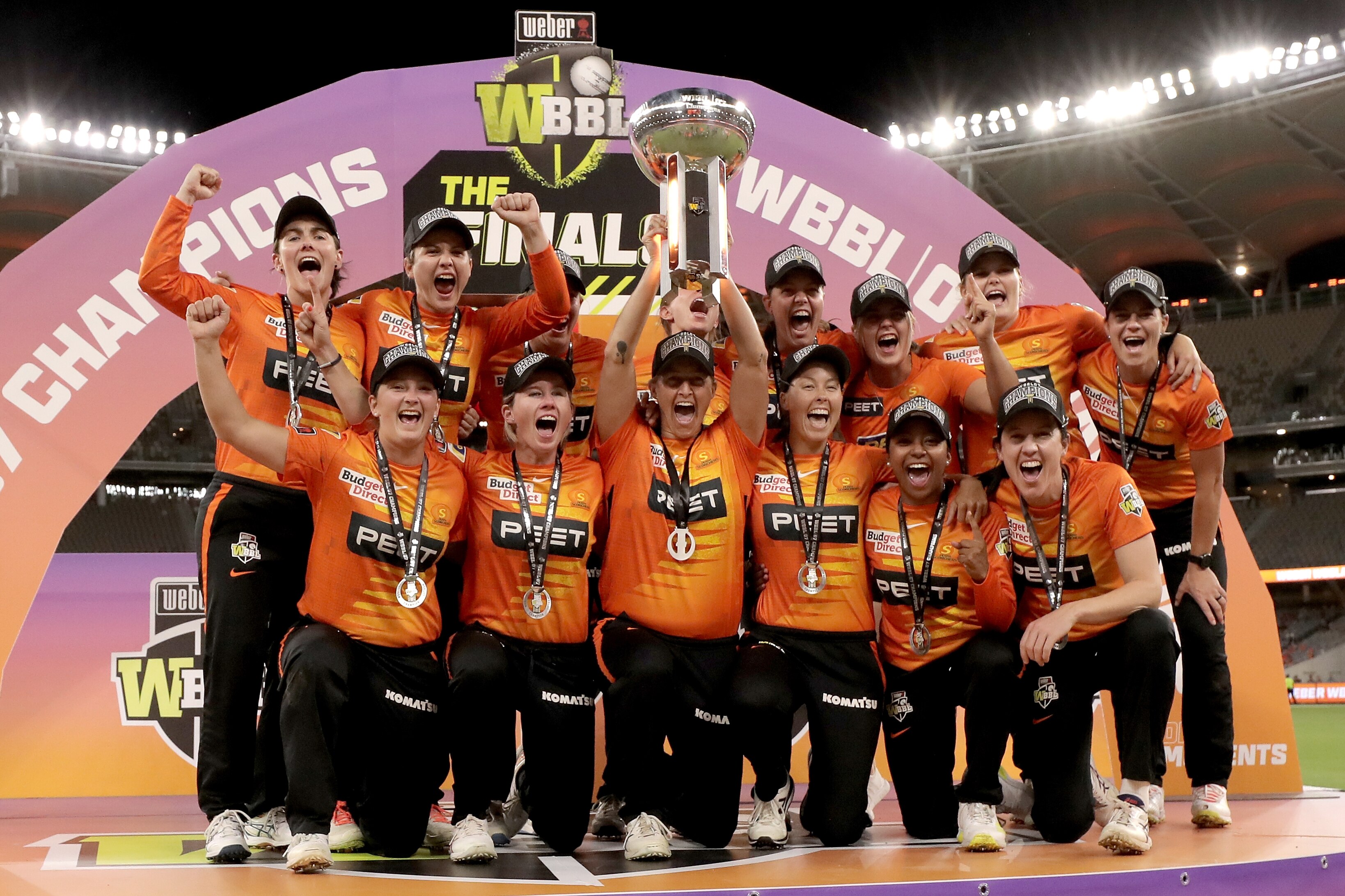 Official page of the perth scorchers t20 big bash team. Perth Scorchers Hold Off Adelaide Strikers To Win First Wbbl Title In Front Of 15 511 Fans Abc News