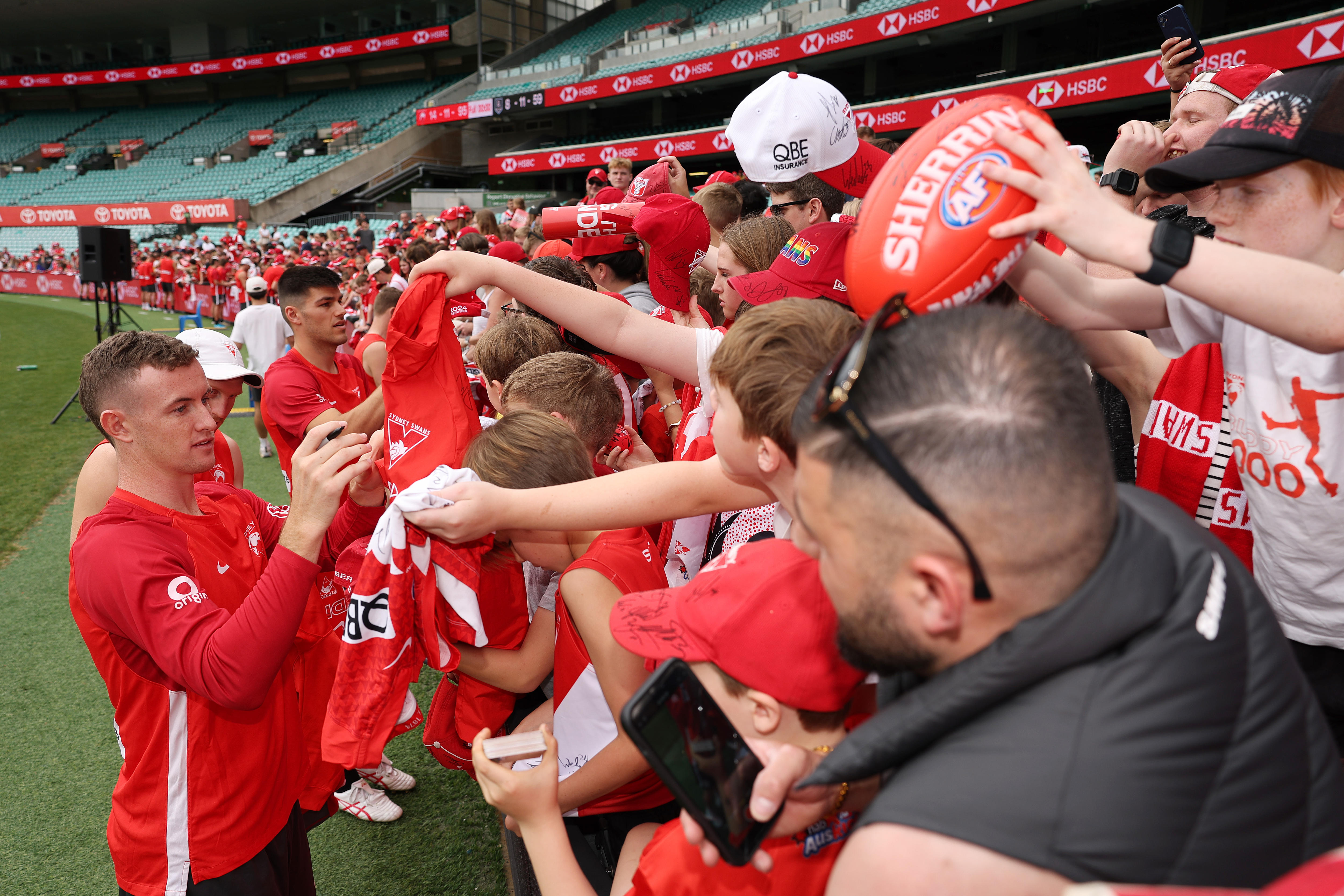 Sydney Swans midfielder Chad Warner focused despite AFL grand final spotlight