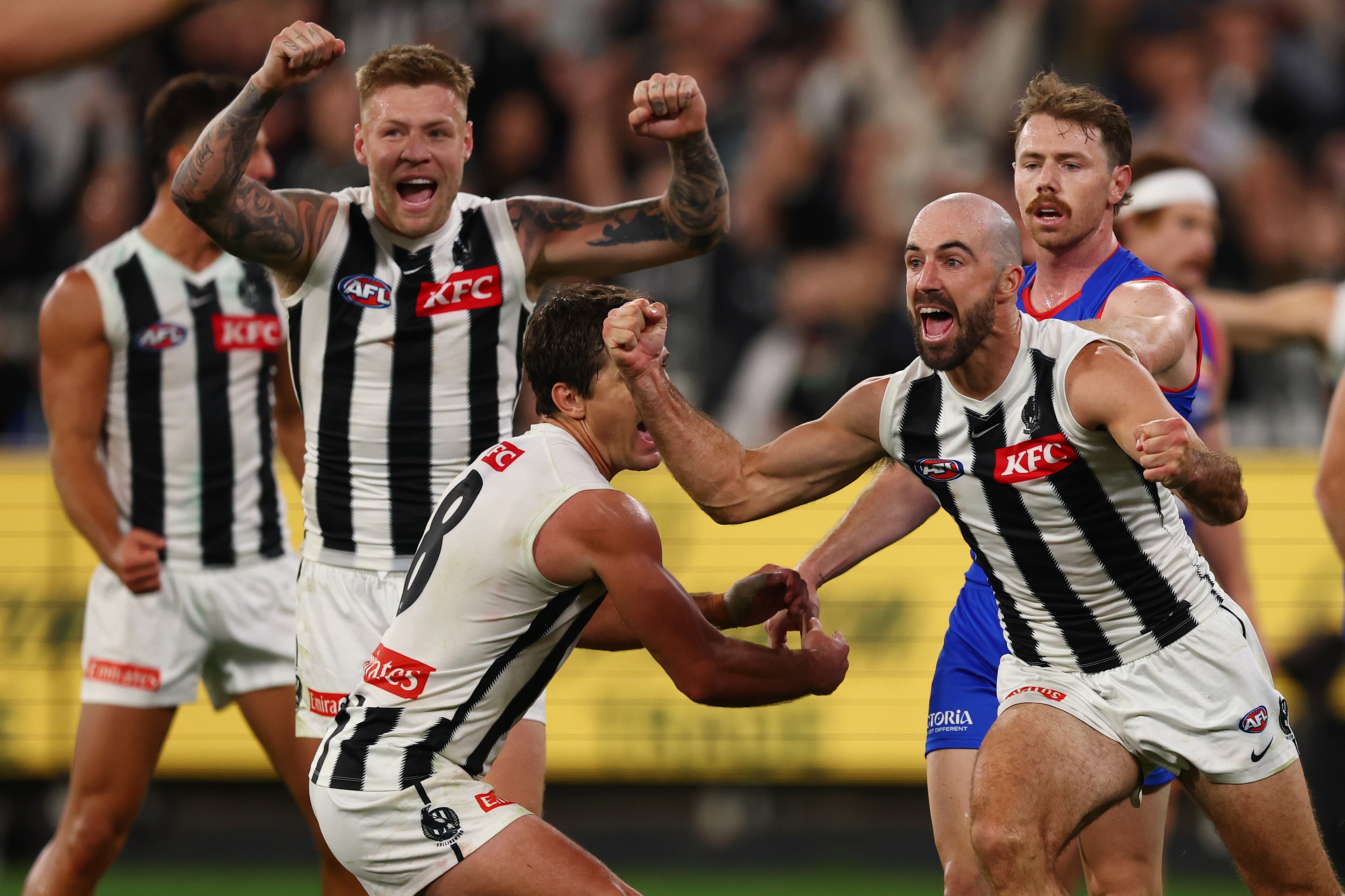 Collingwood pips Footscray as Steele Sidebottom and Magpies break Bulldogs hearts on centenary night