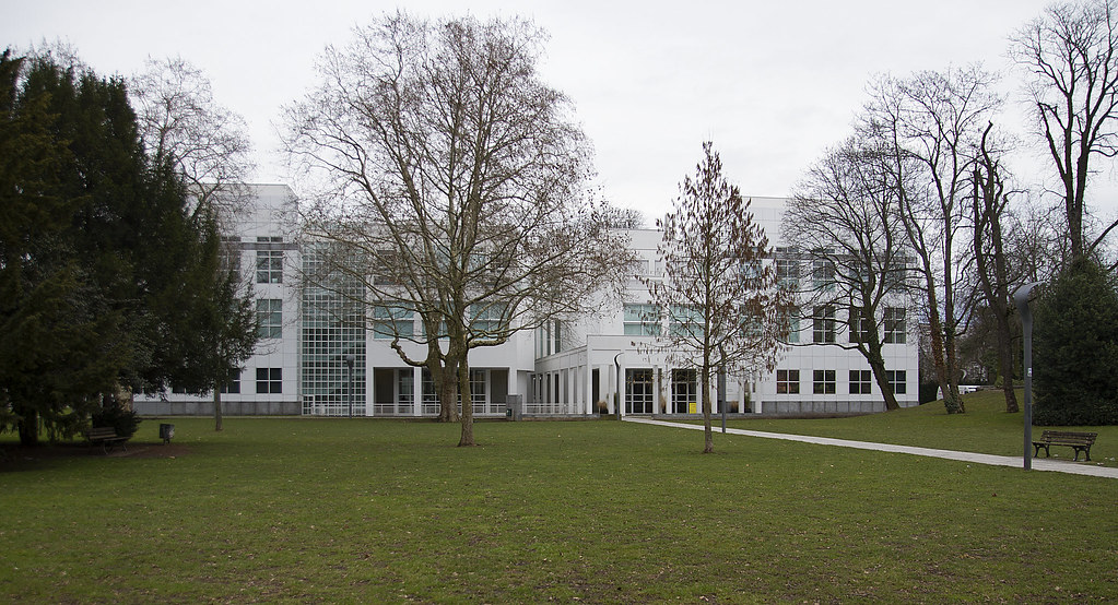Museo De Las Artes Decorativas De Frankfurt Fachada Latera Francisco Ramos Davila Flickr