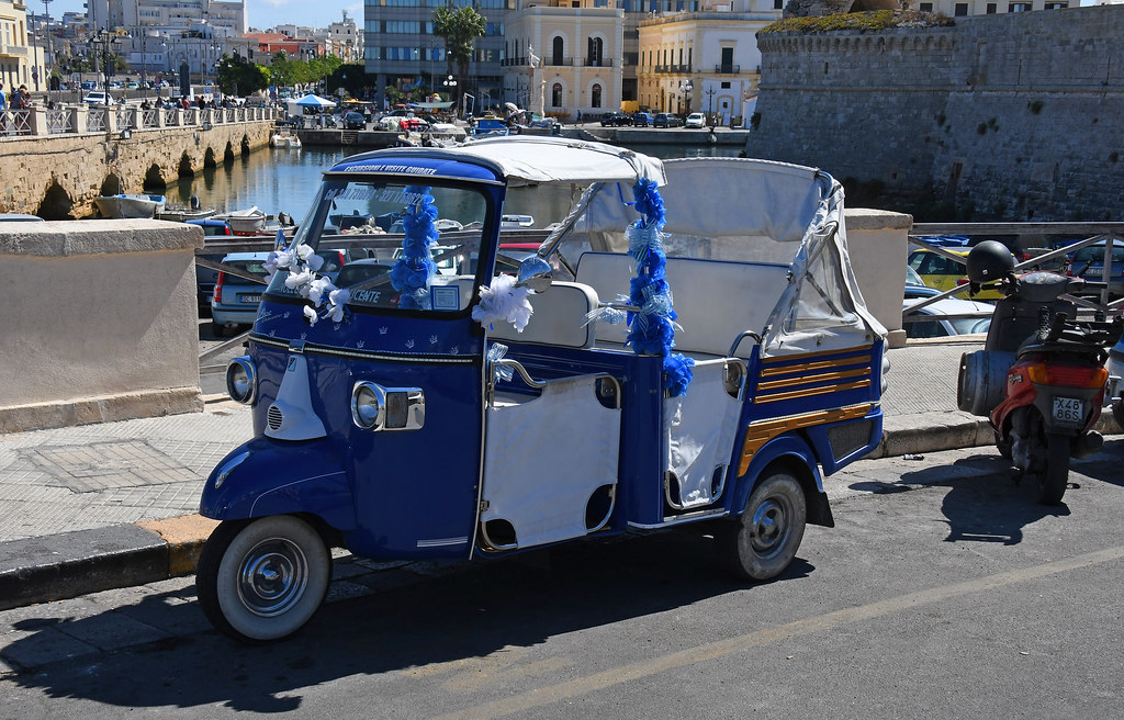 Gallipoli Puglia Italia 2017 09 Piaggio Ape Calessino Flickr