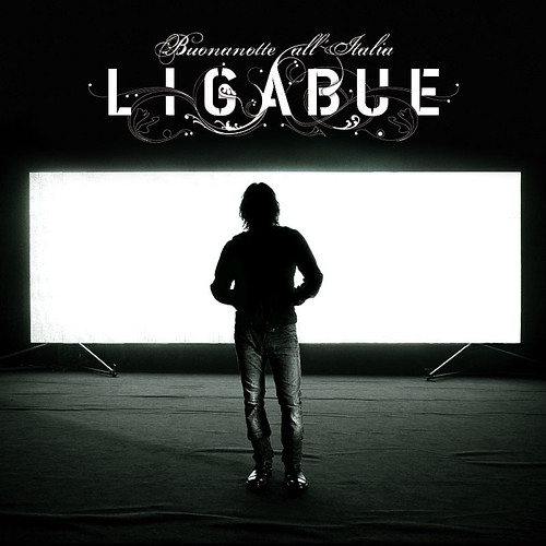 In quattro stanno sfasciando il biliardino Ligabue - Buonanotte all'Italia | CD promo radio Concept