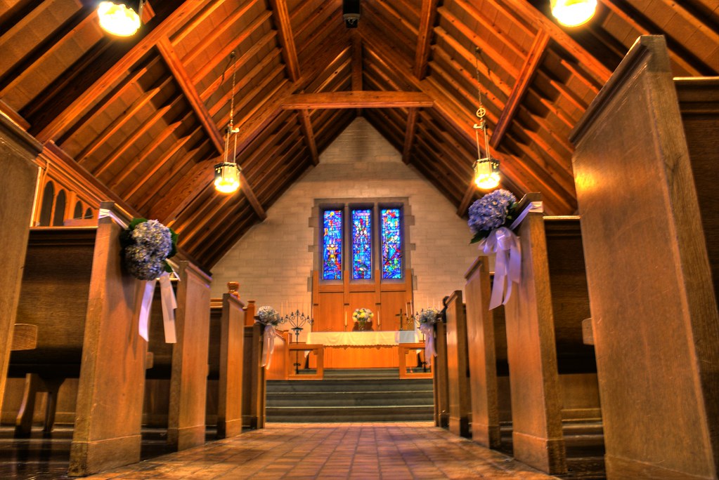 It was quaint, and all the right little touches! MSU Alumni Memorial Chapel | I was at a wedding on the