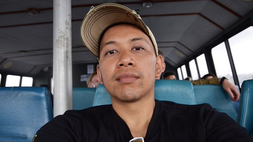 Swafoto atau foto selfie jadi salah satu persyaratan yang harus dipenuhi pendaftar cpns dari tahun ke tahun. DSLR Selfie... | Tasayu Tasnaphun | Flickr