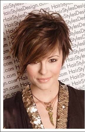 Özellikle tepe bölgesine katlı kesimler ile hacim kazandırılması yüzde daha uzun . Kisa Katli Sac Kesim Modelleri Katli Sac Kesimi Yillardir Flickr