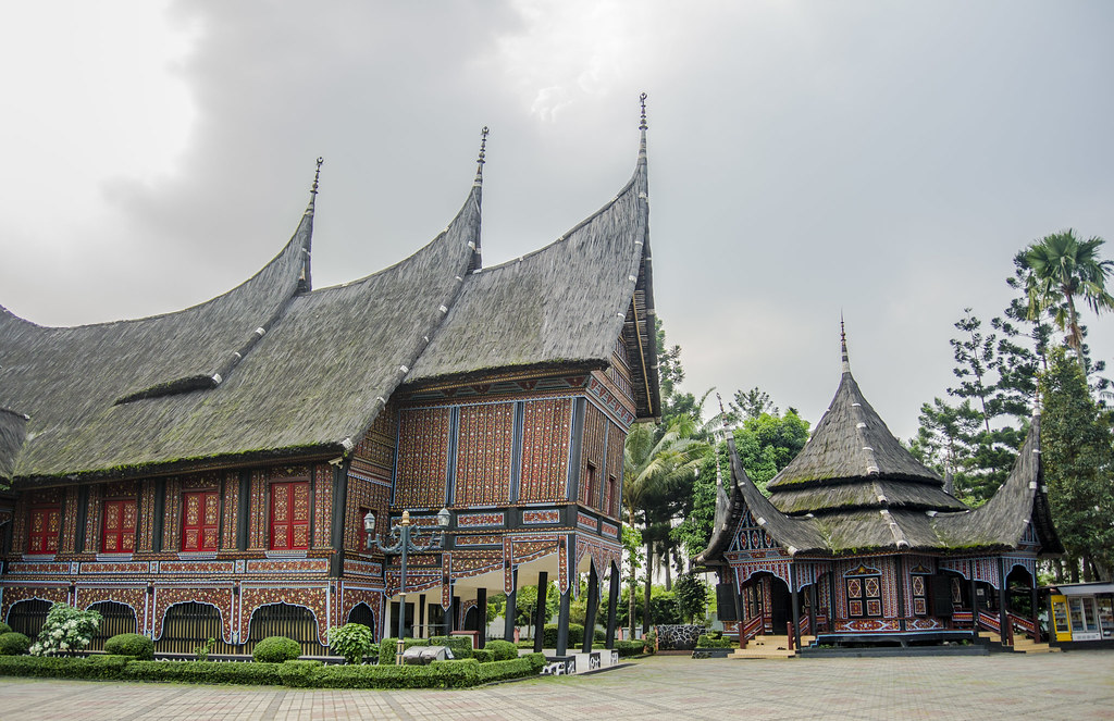 Semua jenis produk papercraft selalu ready stock ya. Rumah Gadang English - Nyepi r