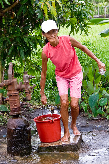 Fetching Water Credit Quevenco Iaea Iaea Imagebank Flickr