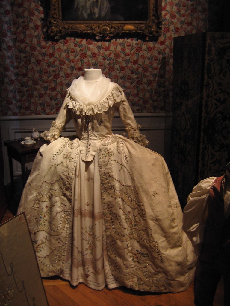 Musee Des Arts Decoratifs Lyon Old Dress Z Aurelie Flickr