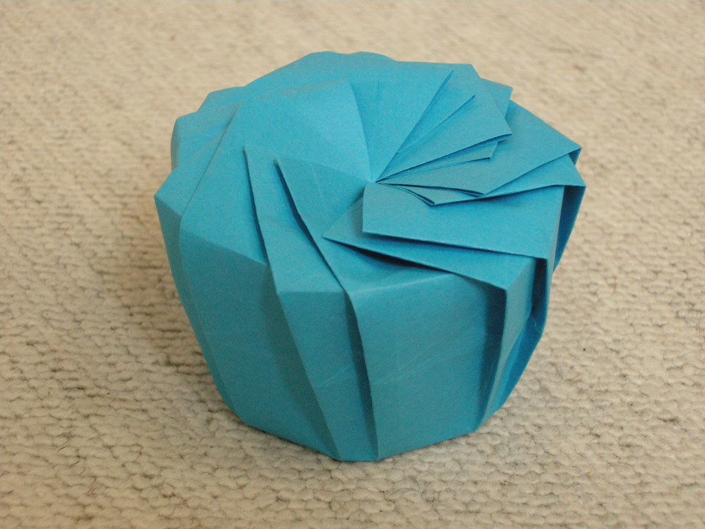 You found the perfect gift for a loved one, but now you need the perfect gift box. 14 Sided Semi Regular Tato Box From A Circle After Foldin Flickr