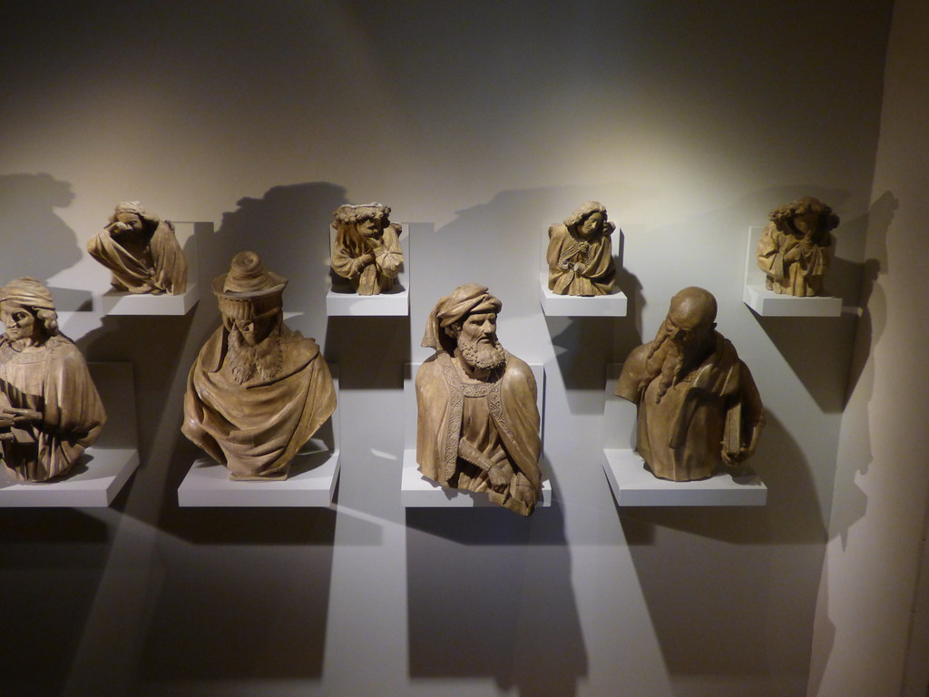Musee Des Beaux Arts De Dijon Busts In Dijon For A Morni Flickr