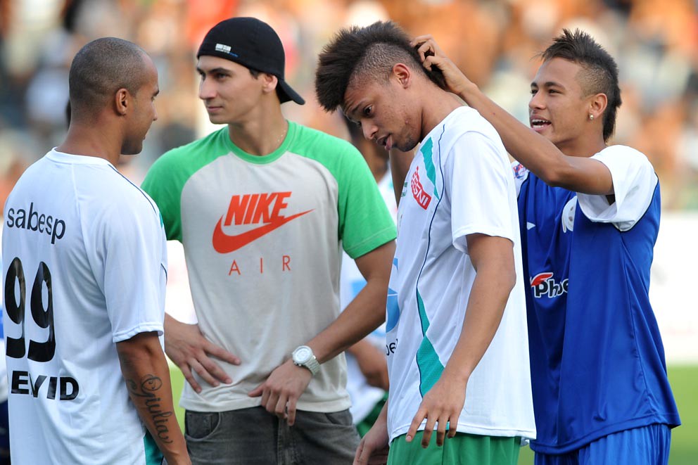 Quiero volver a jugar con él. Amigos Narciso E Neymar X Amigos Deco E Deivid Foto Divul Flickr