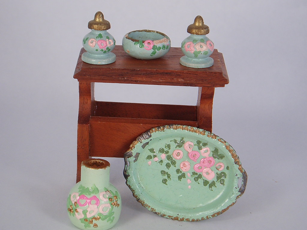 Dolly parton comes from a huge family, and she adores them. Dolly Dear Dresser Set A Dolly Dear Dresser Set Vase A Flickr