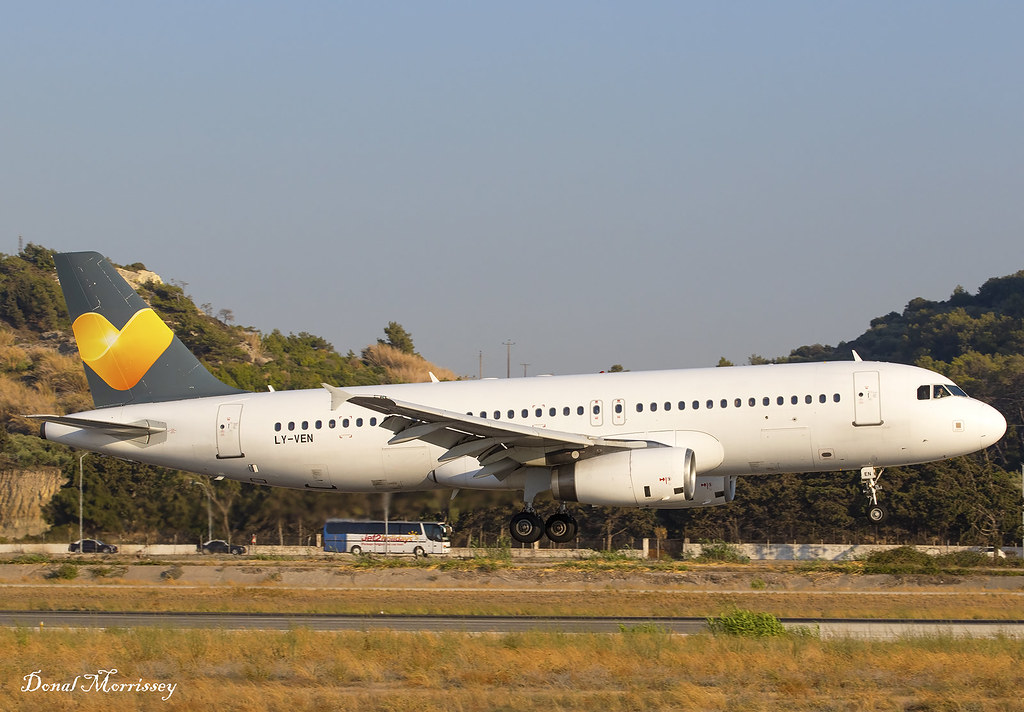 Avion Express Thomas Cook A320 200 Ly Ven Avion Express Flickr
