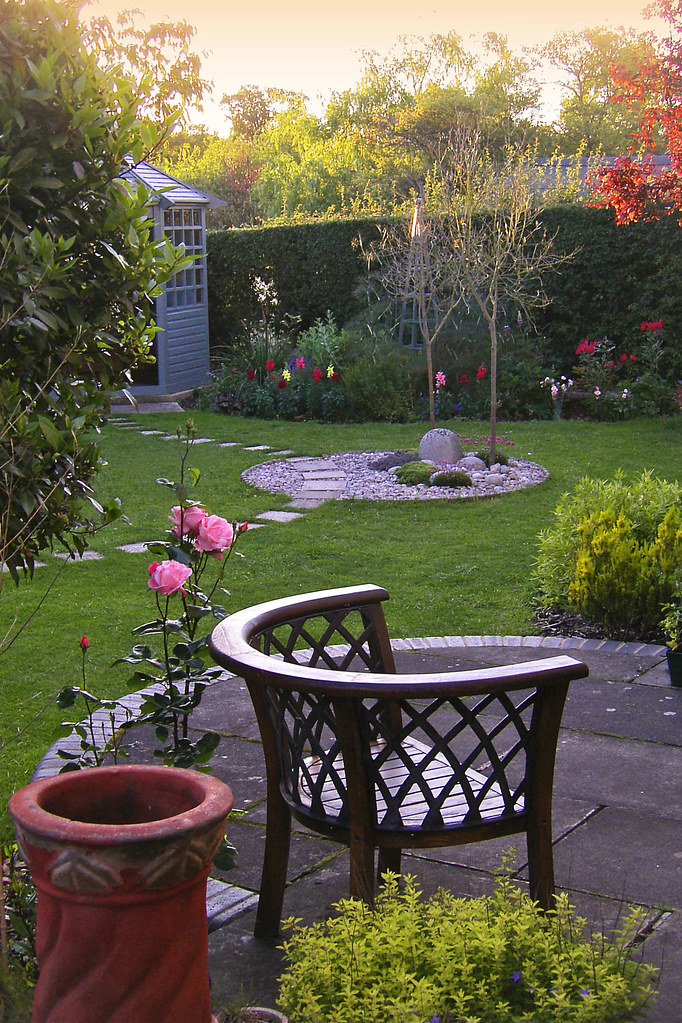 Where millions turn for business cards, websites and more. Garden Design Semi Circular Patio Complements Pebbled Circ Flickr