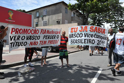 17/03/2022 · jogo vasco x flamengo ao vivo hoje: Final Brasileirao 2011 Vasco X Flamengo Torcida Do Flameng Flickr