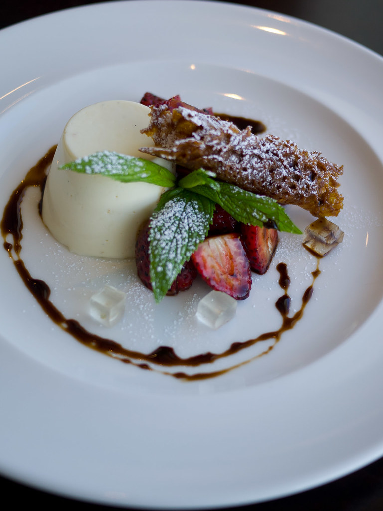 Panna Cotta With Summer Berries - Watch This Best Recipe Videos