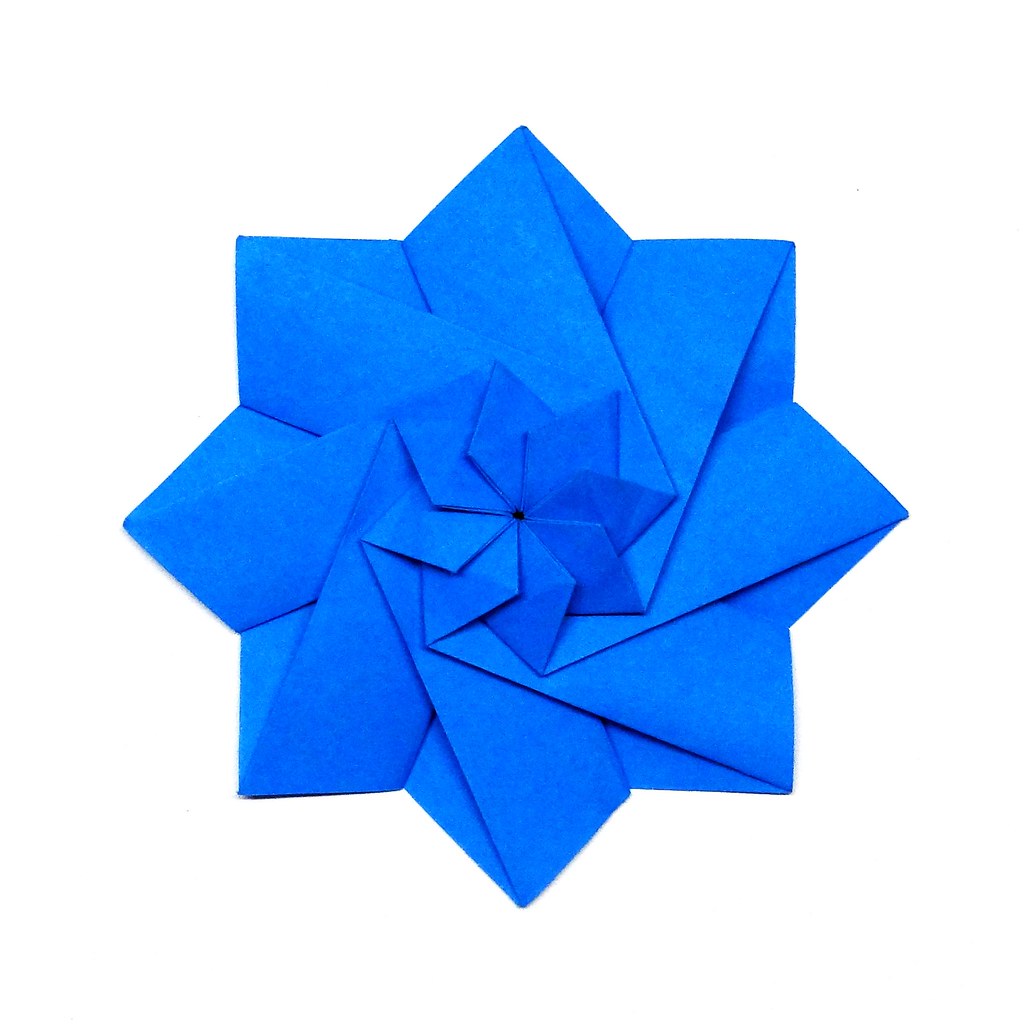 The beauty is in the simple folds. Star Flower Name Star Flower Designer Tomoko Fuse Folde Flickr