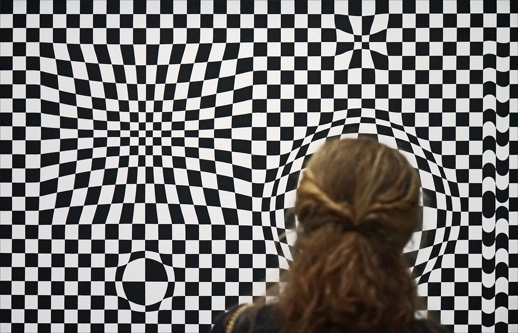 Vasarely Au Centre Georges Pompidou Paris Visiteuse De L Flickr