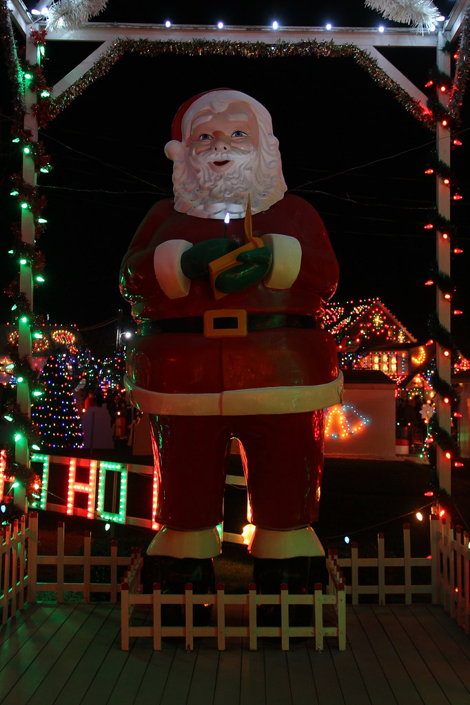 Nestled on a farm in berks, arriving at koziar's is a little like coming to the north pole. Koziar's Christmas Village | Koziar's Christmas Village is aâ¦ | Flickr