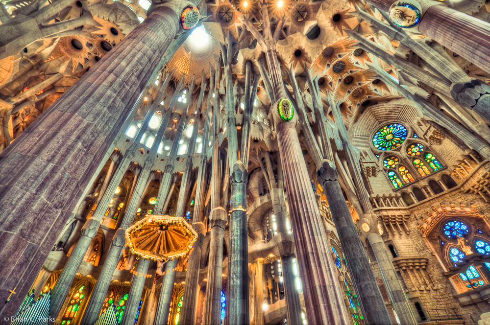 In english, is a basilica that is now a major symbol of the city of barcelona throughout the world at the same time as the most famous monument by 'antoni gaudí.the architect consecrated sixteen years of his life to his construction, living as a recluse in the. La Sagrada Familia Interior In Barcelona Spain As Awe Ins Flickr
