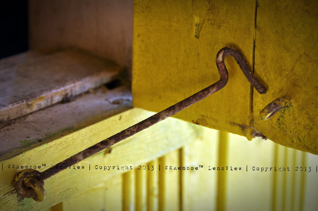 Terus apa yang akan kalian . Penyendal Penyendal Tingkap Rumah Kampung Nrazmanr Remboe Flickr