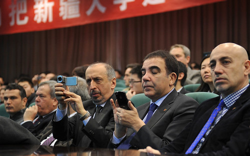 Sincan ilçesine özel fotoğraf baskısı hizlifotobaski.com'da. SINCAN UNIVERSITESI FAHRI DOKTORA UNVANI (FOTO