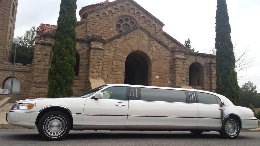 His wingtips video travel ag. Limusina Lincoln Limusina En Villa Balbona Barcelona Hummer Flickr