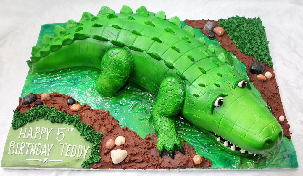 Voir plus d'idées sur le thème crocodile, gateau, anniversaire. Crocodile birthday cake!! :-) | Pauls Creative Cakes | Flickr