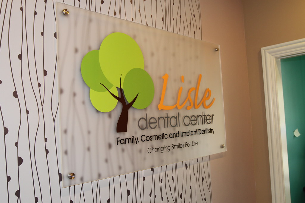 Dentist Office Names  . The Smile Clinic, Floss And Gloss.