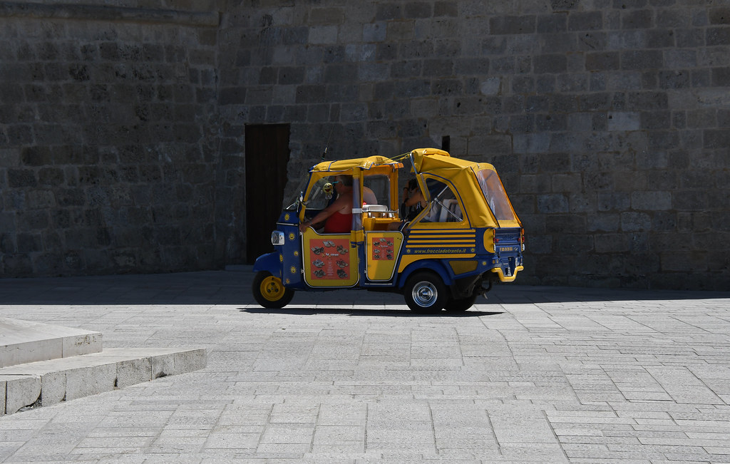 Otranto Puglia Italia 2017 09 Piaggio Ape Calessino Baffalie Flickr