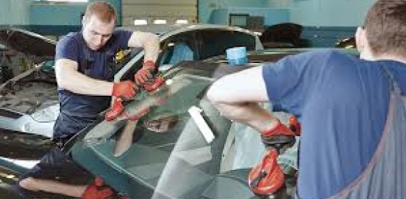 Cherise threewitt the days of traditional car repair aren't totally behi. Lloyd S Glass Mobile Windshield Replacement Repair Nwfl