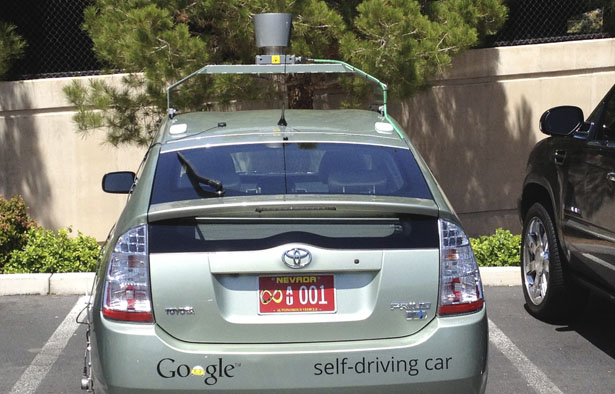 コンピュータ自動制御された車が、事故を減らす未来 Google リバネス